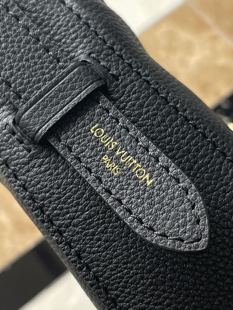 Louis Vuitton Hobo Bags